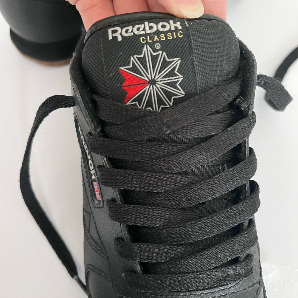 Reebok Classic Leather Sneakers Black/Gum | Women’s 7 / Youth 5.5